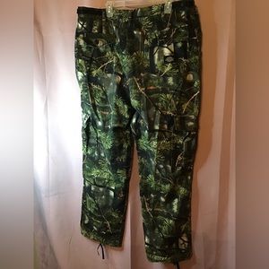 Dickies Camo pants mens 42 X 32 “ 6 pockets BIG and TALL catagory